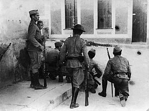 Archivo:Enfrentamiento durante el Golpe de Estado en Venezuela de 1945 (2)