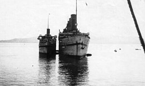 Archivo:HMHS Britannic at Moudros, October 1916