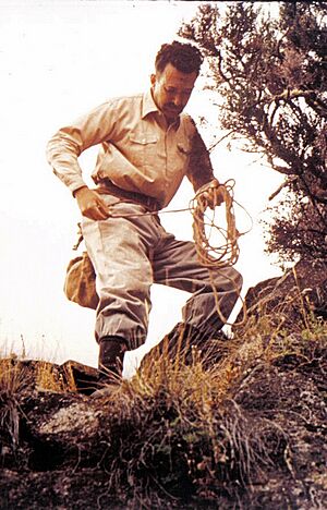 Archivo:Huberto Cuevas Acevedo en el ascenso a Cumbre Cerro Situación, Trevelin, Chubut.