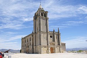 Archivo:Iglesia Abacial de la Fortaleza de La Mota 2