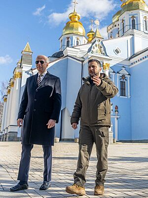 Archivo:Joe Biden visit to Kyiv 05