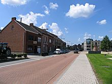 Archivo:Leliestraat Sint-Katelijne-Waver, kijkrichting Mechelen