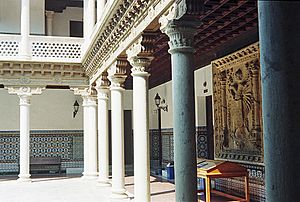 Archivo:Palacio de Antonio de Mendoza - Patio interior (Instituto Caracense, Guadalajara, ES)