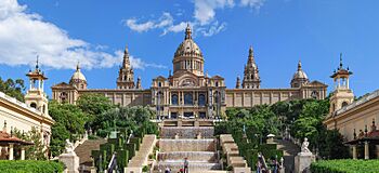 Archivo:Palau Nacional Barcelona Pano 2013
