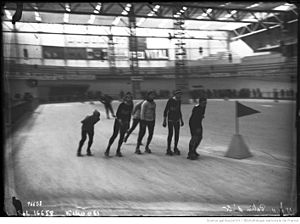 Archivo:Patin d'Or Roller Skating Competition Paris 1911