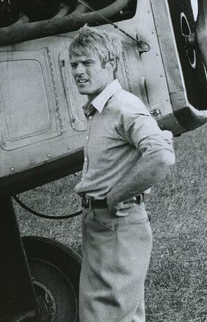 Archivo:Redford in The Great Waldo Pepper (cropped)