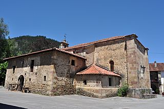 Renedo de Cabuerniga (Cabuerniga) - 013 (30620951751).jpg
