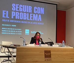 Archivo:Rocío de la Villa presentando las jornadas de MAV 2022
