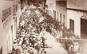 Archivo:TACNA 1901 procesion bandera