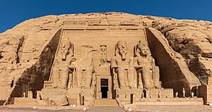 Archivo:Templo de Ramsés II, Abu Simbel, Egipto, 2022-04-02, DD 03