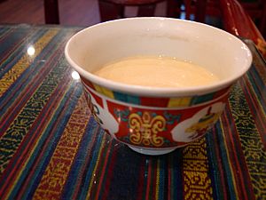 Archivo:Tibetan butter tea