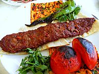Archivo:Adana kebab