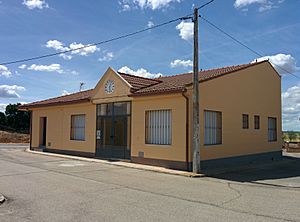 Archivo:Ayuntamiento de Blasconuño de Matacabras 02