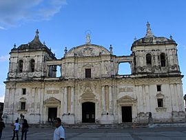 Archivo:Basilica-de-la-Asuncion
