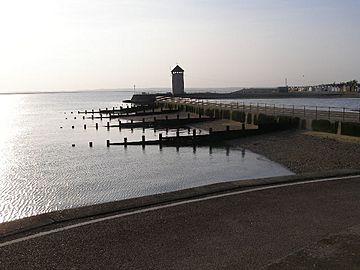 Archivo:Bateman's Tower - geograph.org.uk - 423982