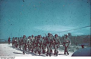 Archivo:Bundesarchiv N 1603 Bild-241, Rumänische Infanterie auf dem Marsch