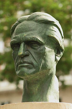 Archivo:Busto de Cesar Abraham Vallejo Mendoza - Madrid 1