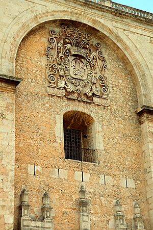 Archivo:Catedral de Mérida