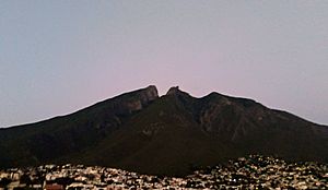 Archivo:Cerro de la Silla View from it's Back