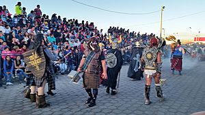 Archivo:Desfile de Comparsas - 31 de Diciembre, Atuntaqui