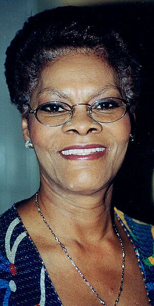 Archivo:Dionne Warwicke 2002