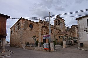 Archivo:Fuentelcésped, Iglesia de San Miguel Árcangel, 01