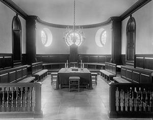 Archivo:House of Burgesses in the Capitol Williamsburg James City County Virginia by Frances Benjamin Johnston