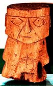 Archivo:Idolo madera Chancay 2