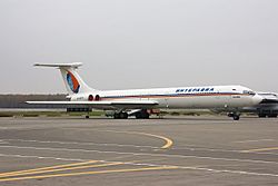 Archivo:Interavia Ilyushin Il-62M