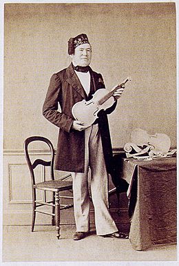 Archivo:J.B.Vuillaume photo 1860 Moulin Workshop
