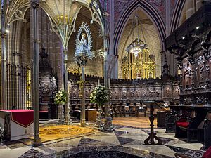 Archivo:Main altar of the Cathedral of Pamplona 02