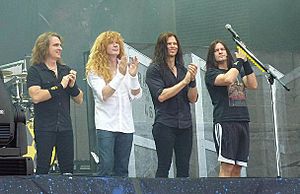 Archivo:Megadeth Sonisphere 2010