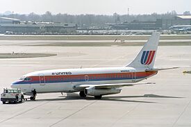 N999UA Boeing 737-291 United Airlines, Denver Stapleton 1989.jpg