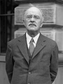 Oswald Garrison Villard - Bundesarchiv Bild 102-10720.jpg