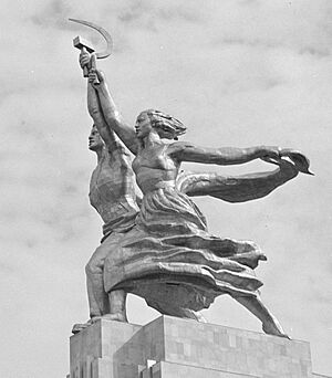 Archivo:Ouvrier kolkhosienne 2
