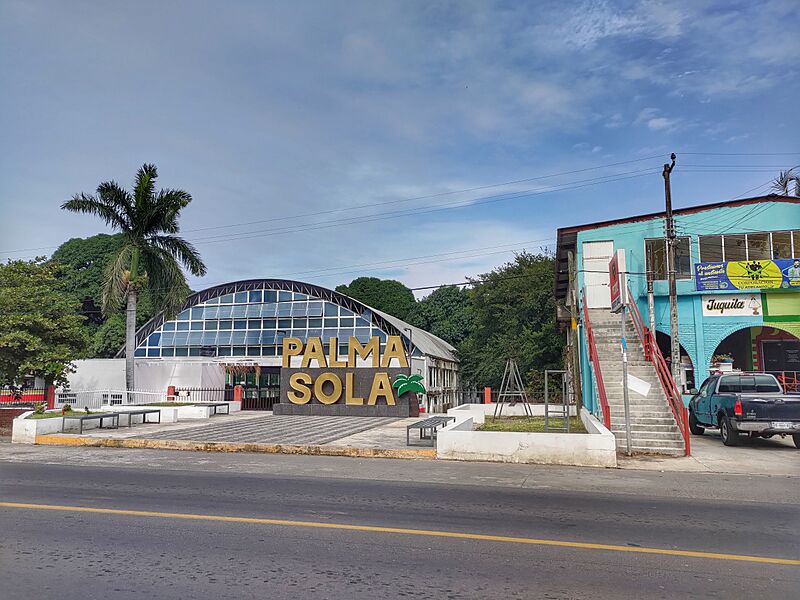 Palma Sola town center