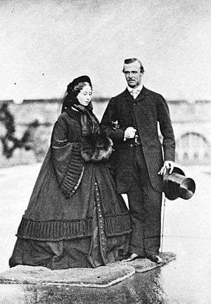 Archivo:Princess Alice and Prince Louis in 1860