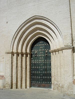 Archivo:Santa Maria de la Oliva (Door), Lebrija