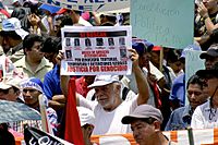 Archivo:Se buscan - pidiendo justicia en Guatemala
