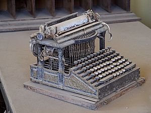 Archivo:Smith Premier Typewriter