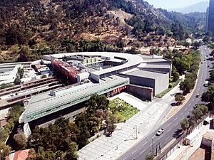 Archivo:Televisión Nacional de Chile HQ - Aerial view (20190121)
