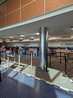 Archivo:Terminal C departures hall on closing day