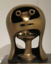 Archivo:'Helmet Head No. 2', bronze sculpture by Henry Moore, 1955, Art Gallery of New South Wales