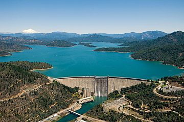 Archivo:Aerial view - Shasta Dam CA