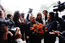 Archivo:Afectuoso recibimiento a Congresista Hildebrandt
