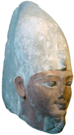 Archivo:AhmoseI-or-AmunhotepI-StatueHead BrooklynMuseum
