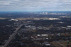 Atlanta after Takeoff - US29 and Rail (49563084798).jpg