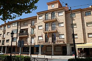 Archivo:Ayuntamiento de Argés