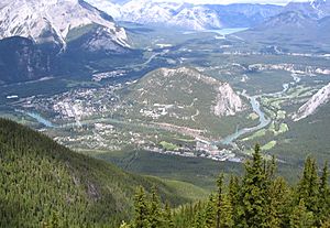 Archivo:Banff from Sulphur Mtn 2005