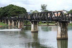 Archivo:Bridge over the river Kwai 2527